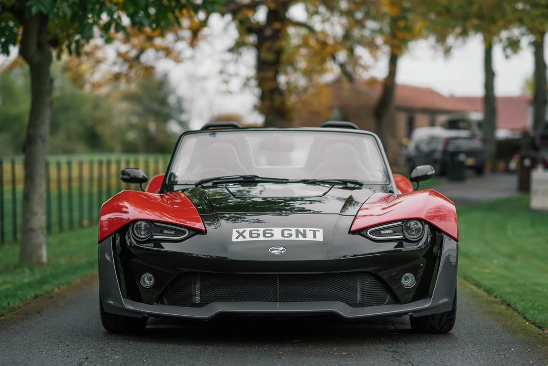 2016 Zenos - Image 3 of 31