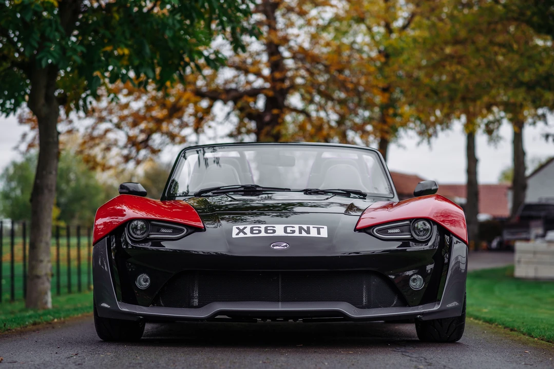 2016 Zenos - Image 9 of 31
