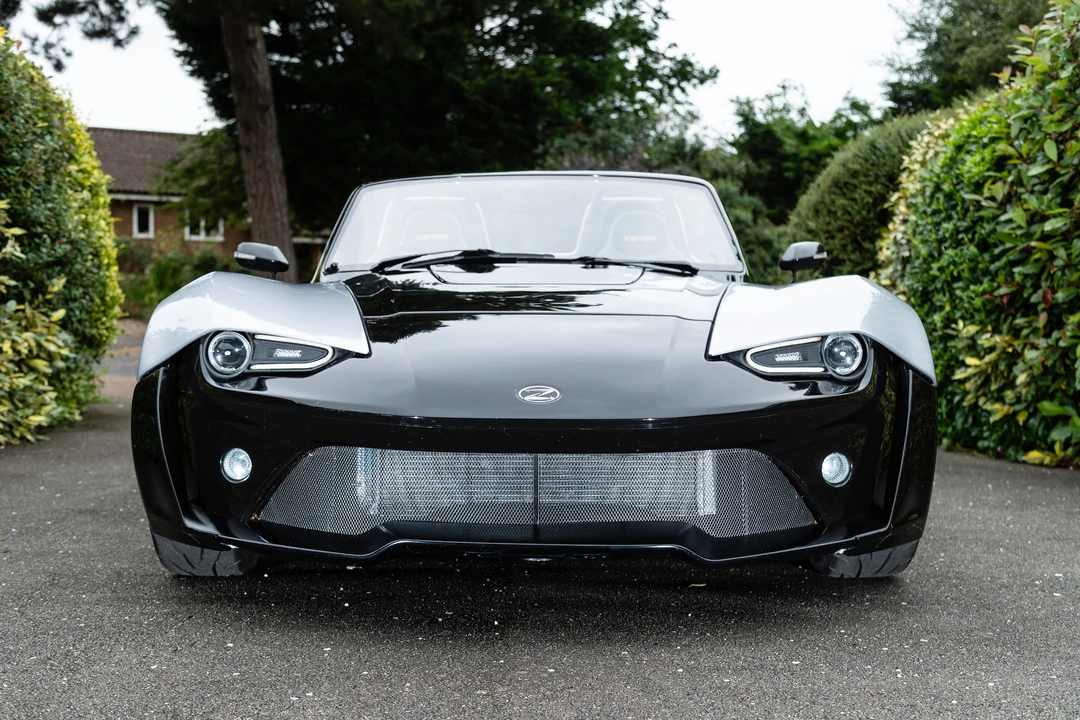 2016 Zenos - Image 3 of 31