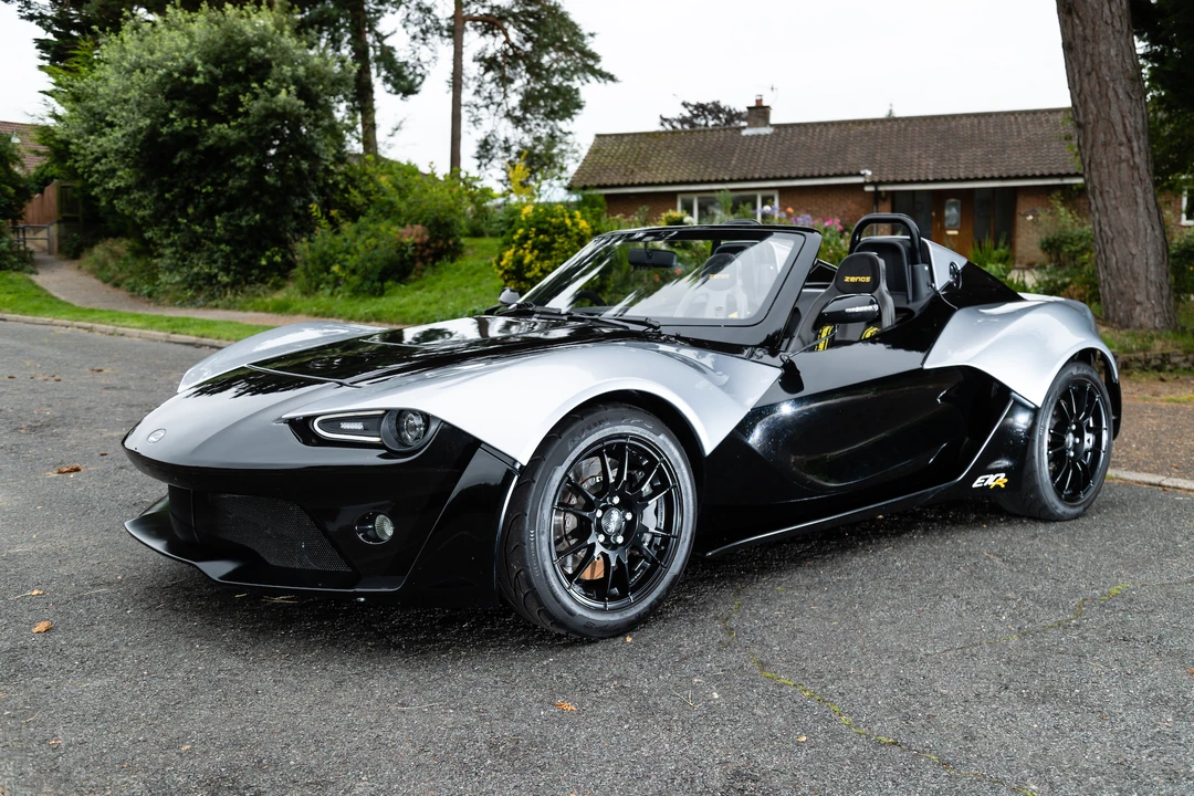 2016 Zenos - Image 26 of 31