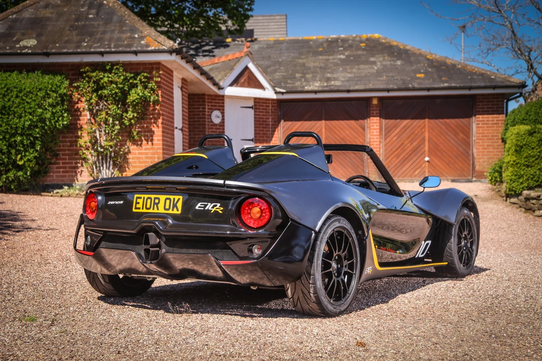 2016 Zenos - Image 10 of 31