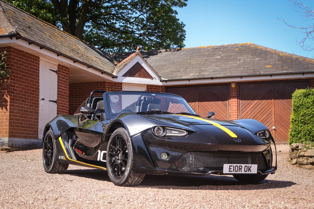 2016 Zenos - Image 3 of 31