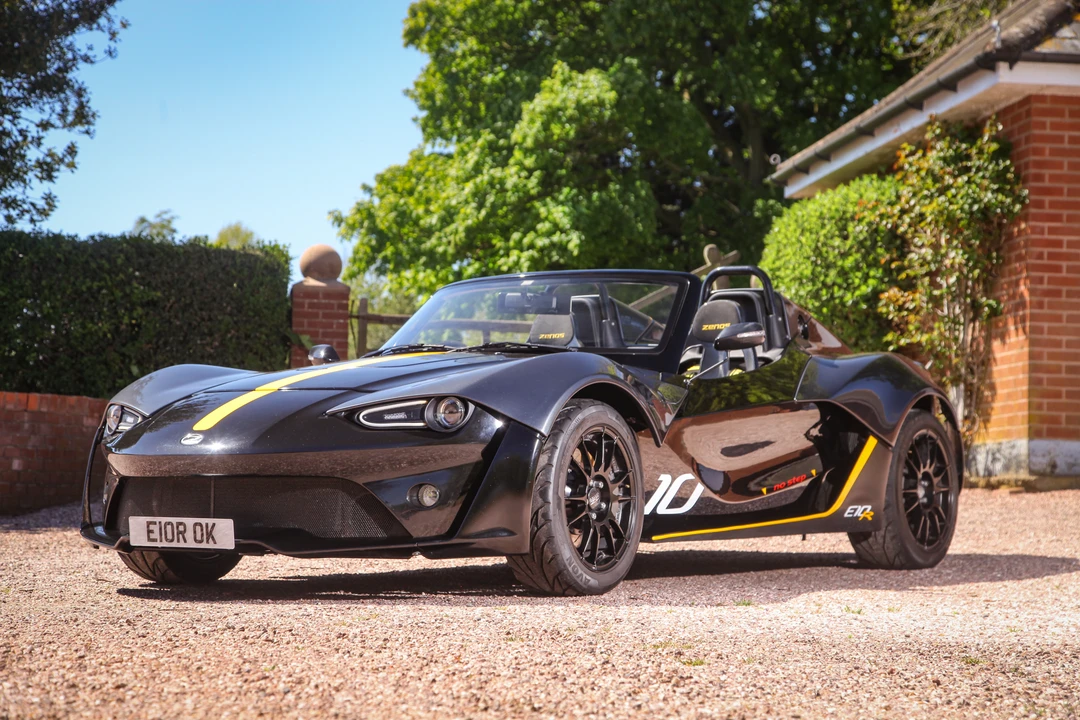 2016 Zenos - Image 28 of 31