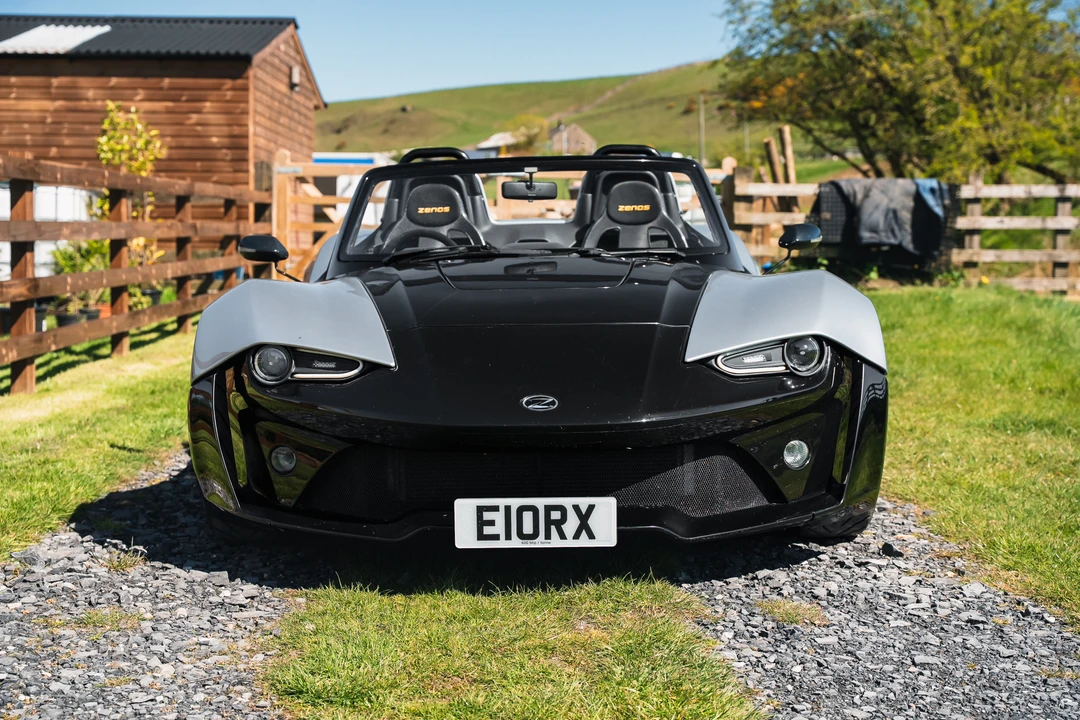 2016 Zenos - Image 2 of 31
