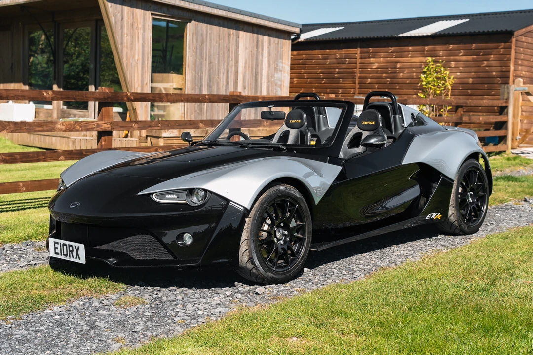 2016 Zenos - Image 3 of 31