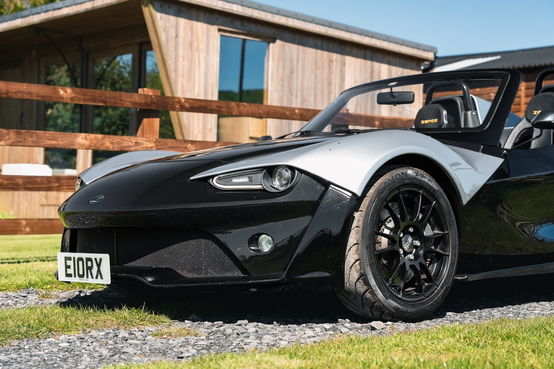 2016 Zenos - Image 23 of 31