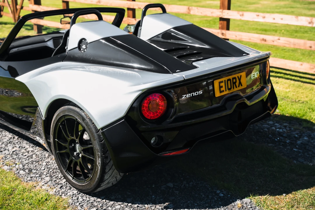 2016 Zenos - Image 24 of 31