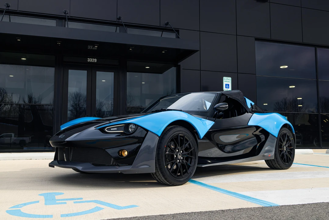 2016 Zenos - Image 27 of 31