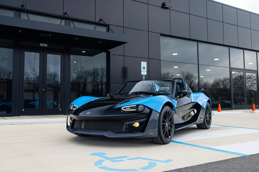2016 Zenos - Image 12 of 31