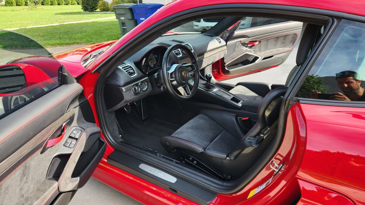 2016 Porsche 981 Cayman GT4 - Image 14 of 20