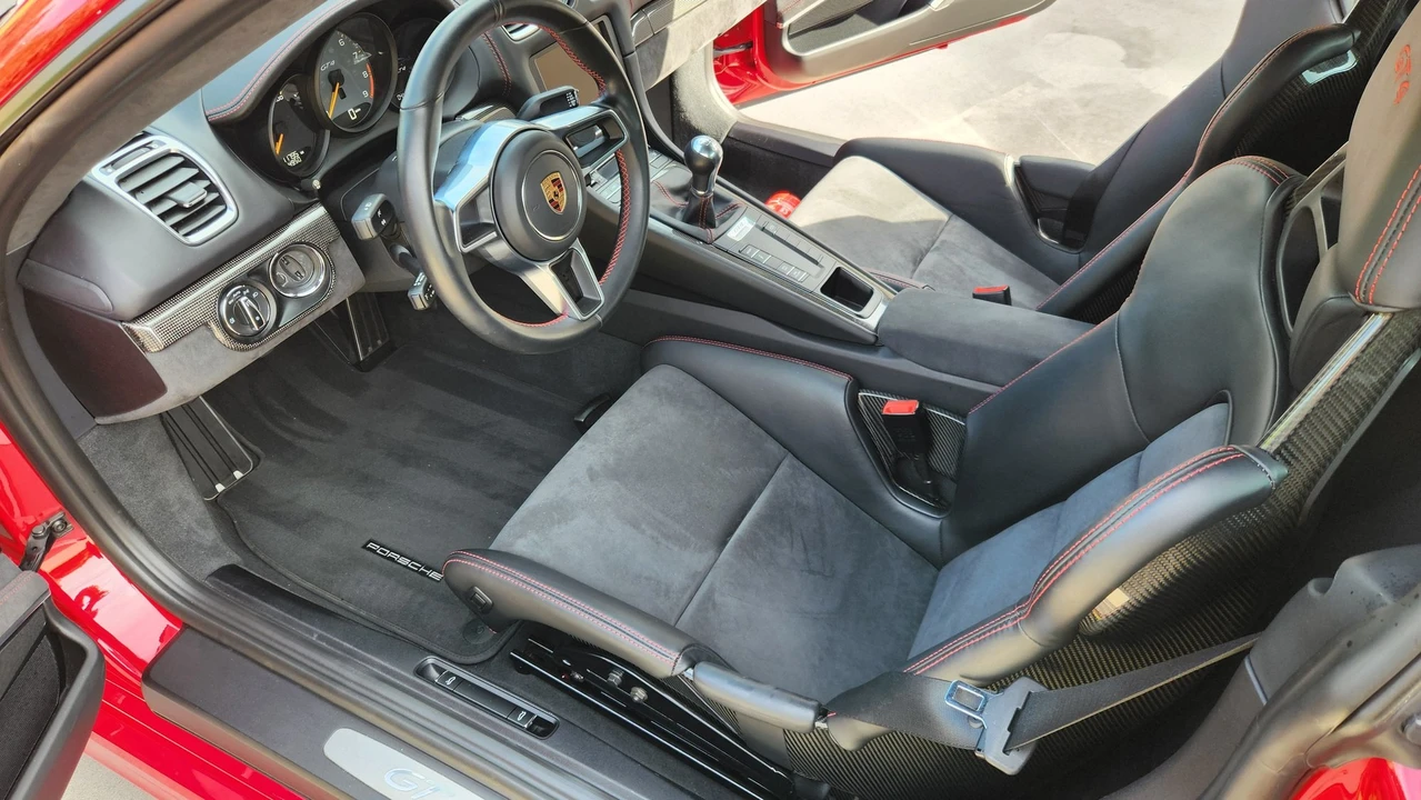 2016 Porsche 981 Cayman GT4 - Image 15 of 20