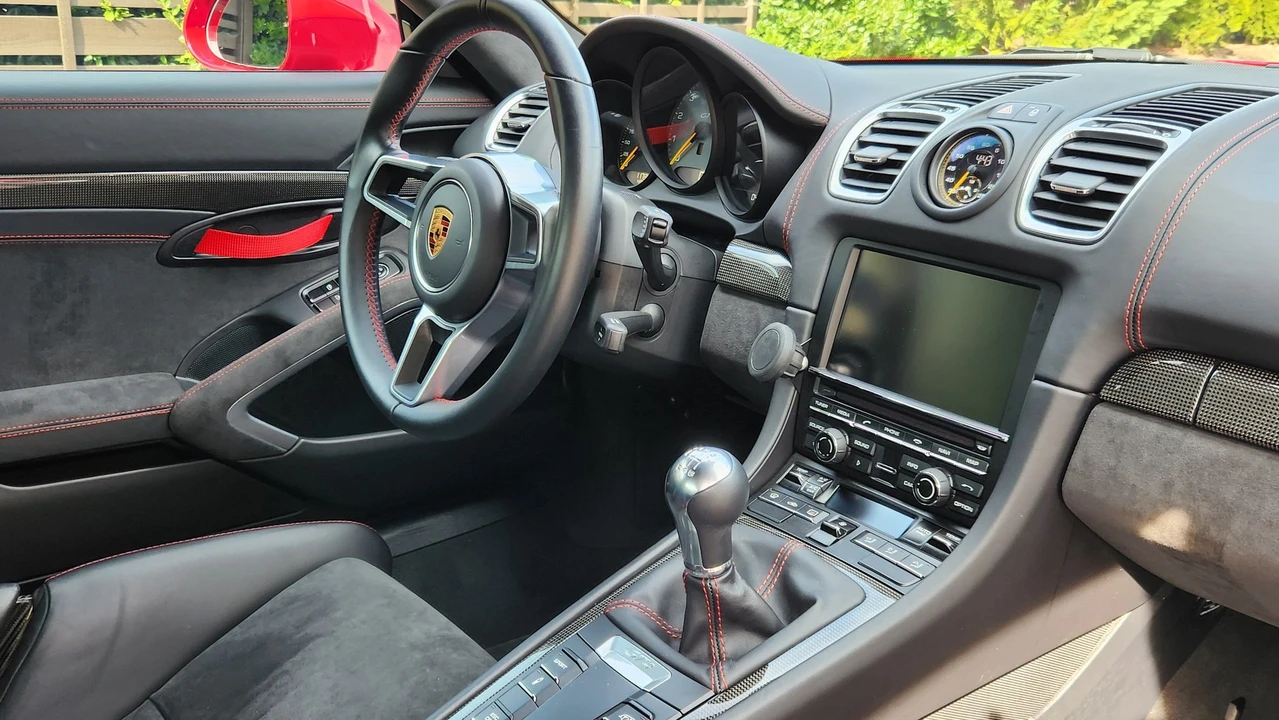 2016 Porsche 981 Cayman GT4 - Image 18 of 20