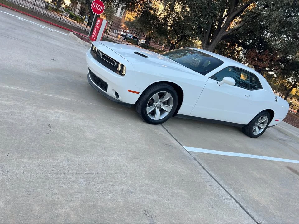 2016 Dodge Challenger 3rd Gen - Image 2 of 8