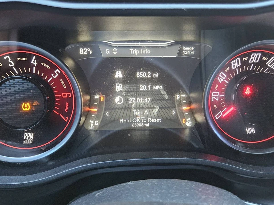 2016 Dodge Challenger 3rd Gen - Image 8 of 11