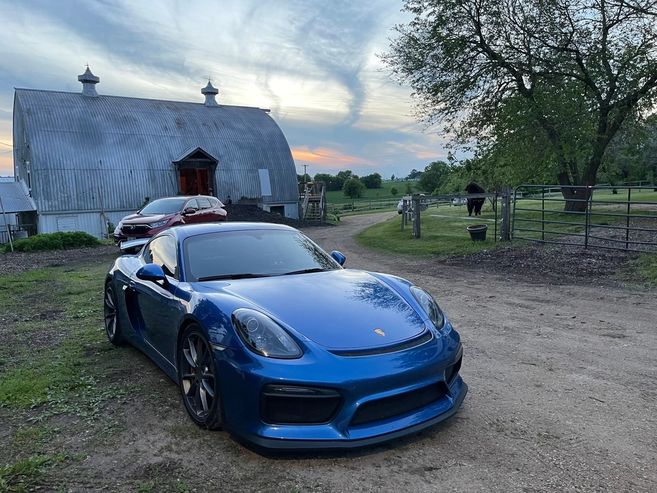 2016 Porsche 981 Cayman GT4 - Image 2 of 2