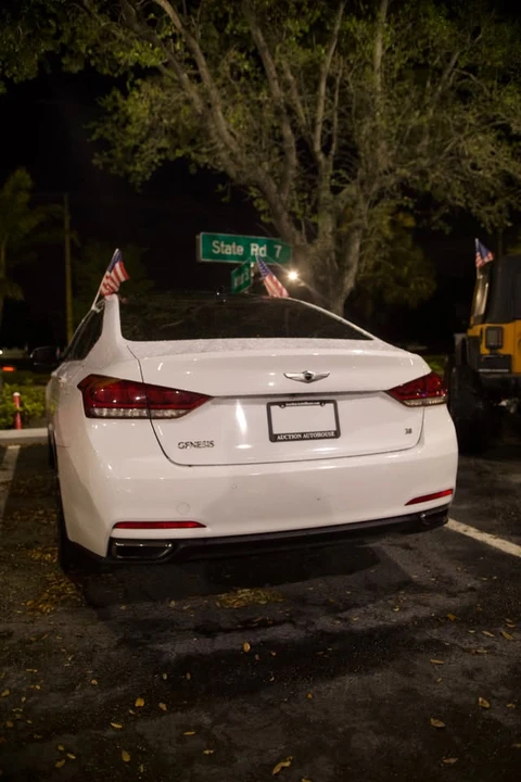 2016 Hyundai Genesis - Image 3 of 3