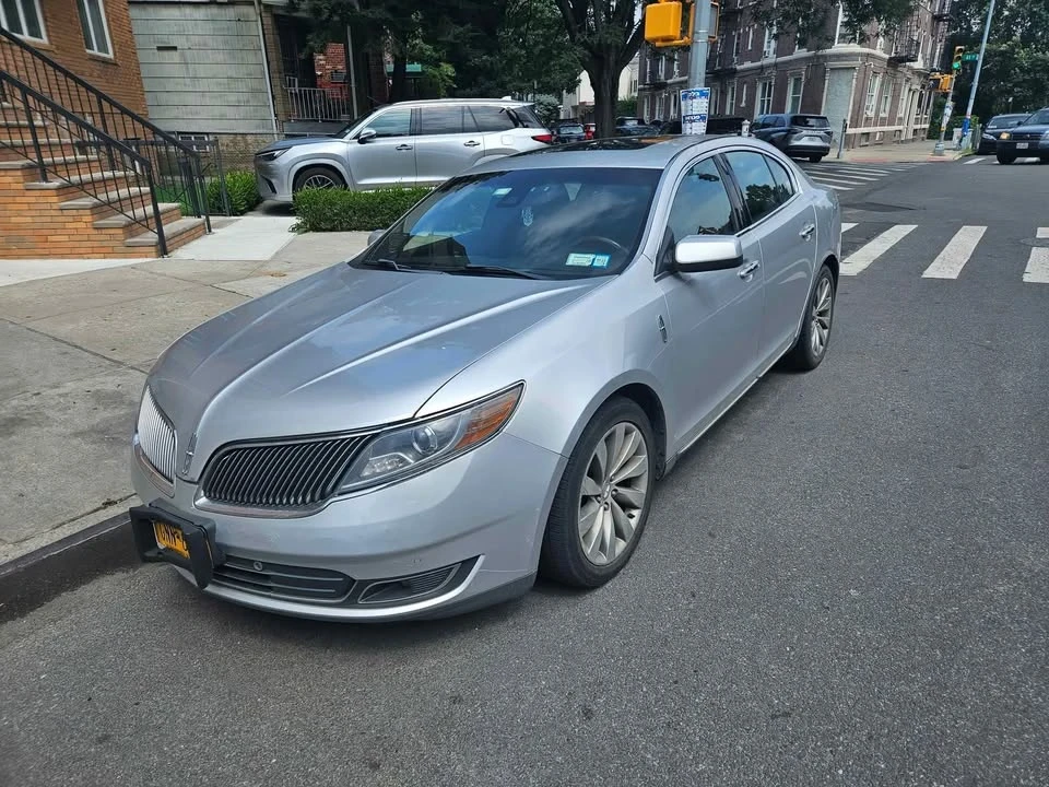 2016 Lincoln MKS - Image 5 of 9