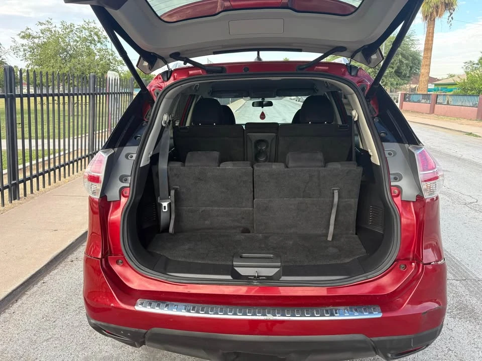 2016 Nissan Rogue - Image 8 of 9