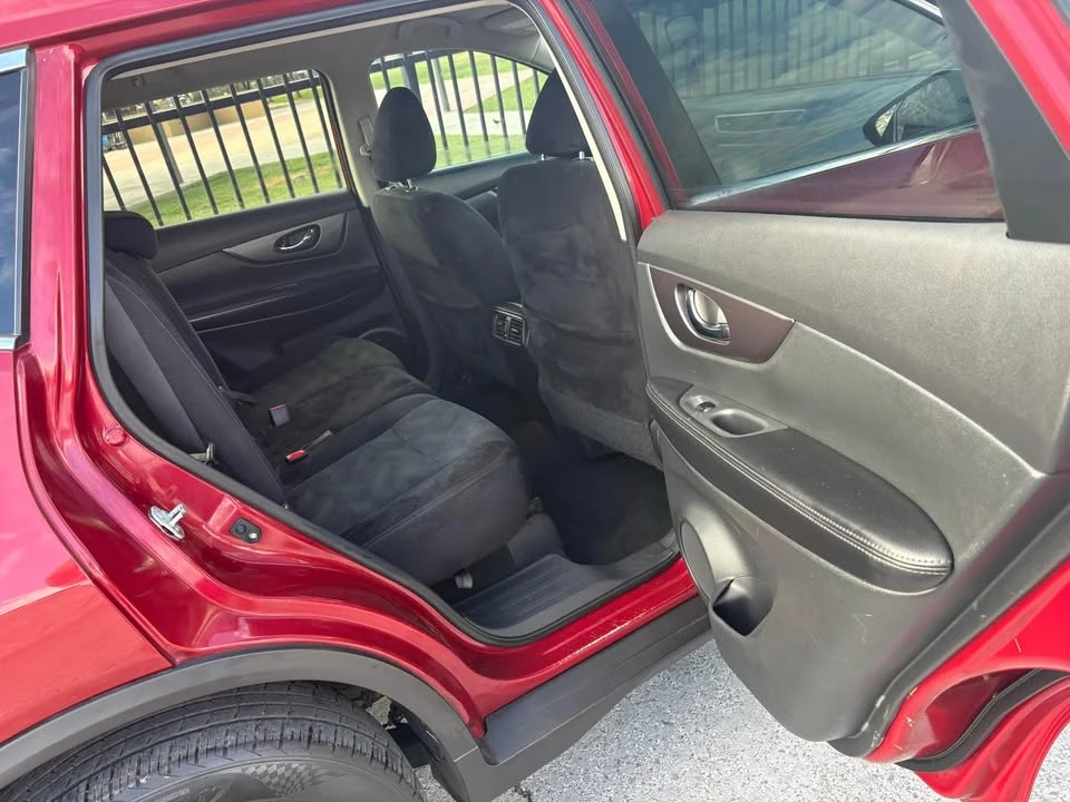2016 Nissan Rogue - Image 7 of 9