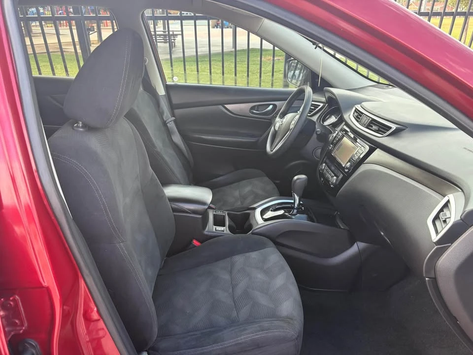 2016 Nissan Rogue - Image 9 of 9