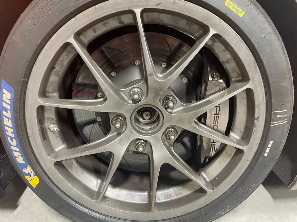 2016 Porsche 981 Cayman GT4 Clubsport - Image 9 of 27
