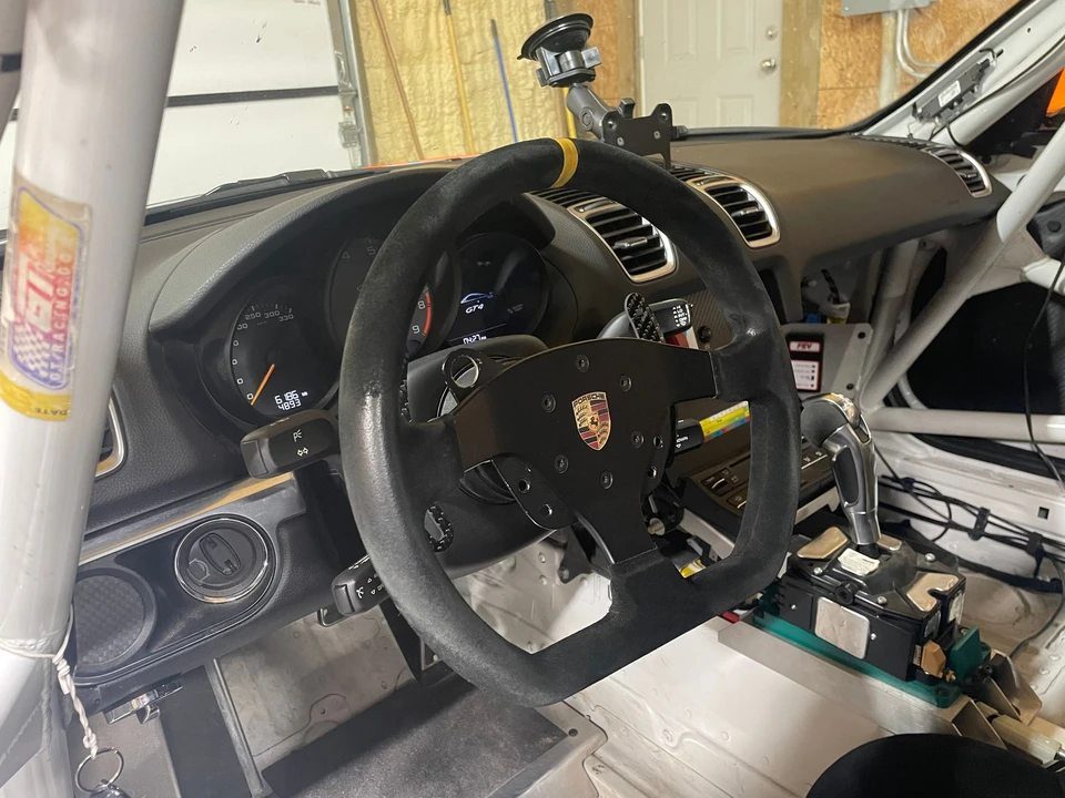 2016 Porsche 981 Cayman GT4 Clubsport - Image 11 of 27