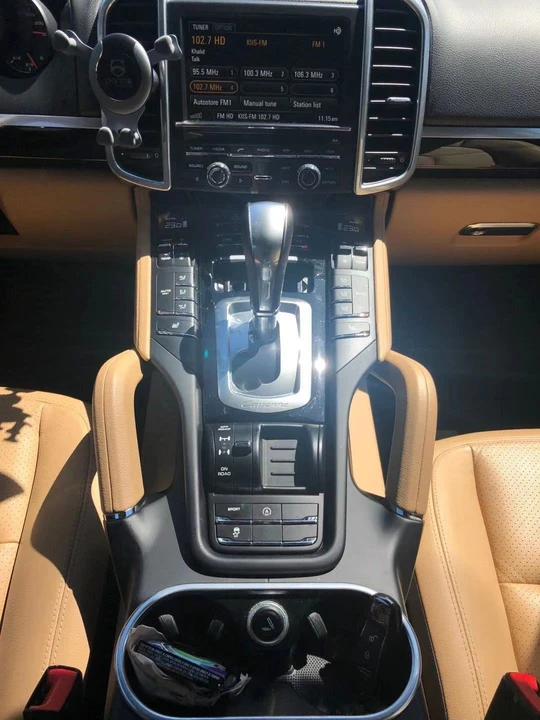 2016 Porsche 958 Cayenne - Image 2 of 11