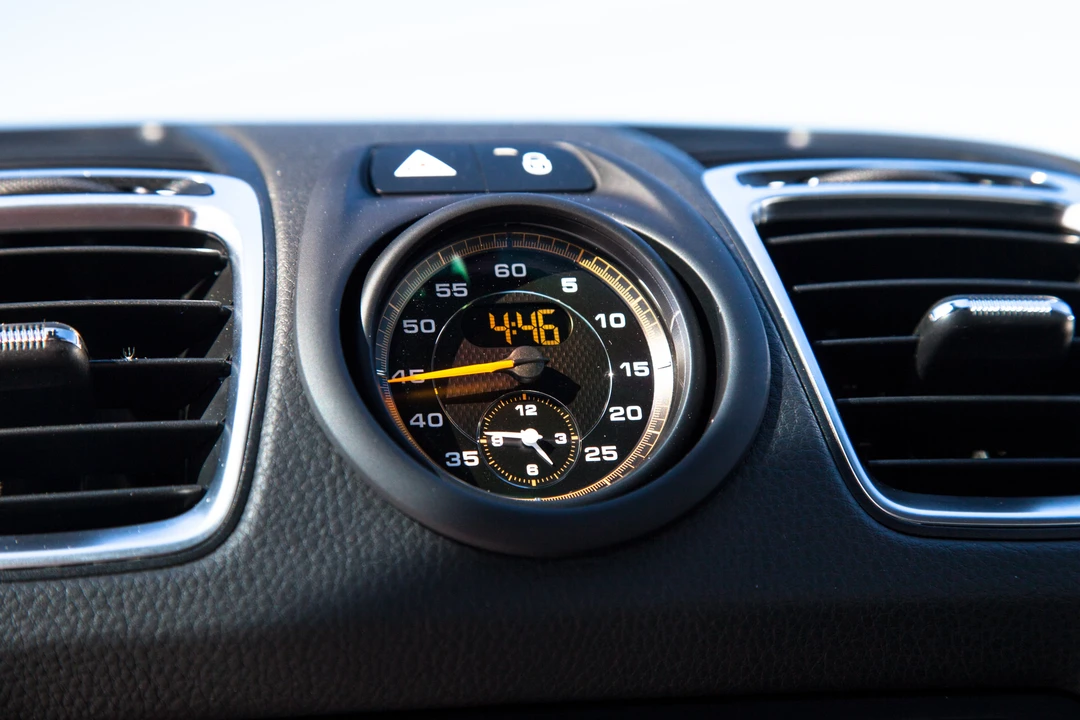 2016 Porsche 981 Cayman GT4 - Image 17 of 19