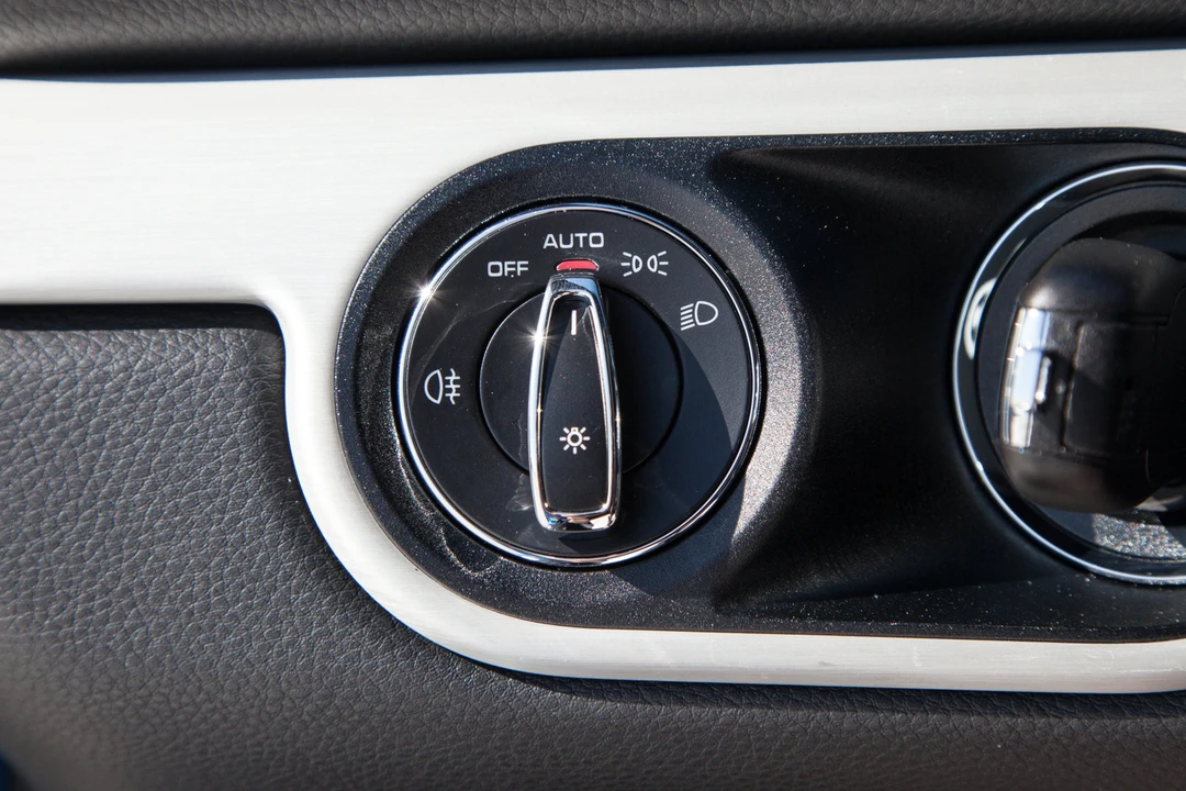2016 Porsche 981 Cayman GT4 - Image 16 of 19