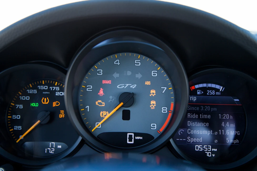 2016 Porsche 981 Cayman GT4 - Image 18 of 19