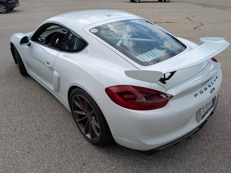 2016 Porsche 981 Cayman GT4 - Image 2 of 10