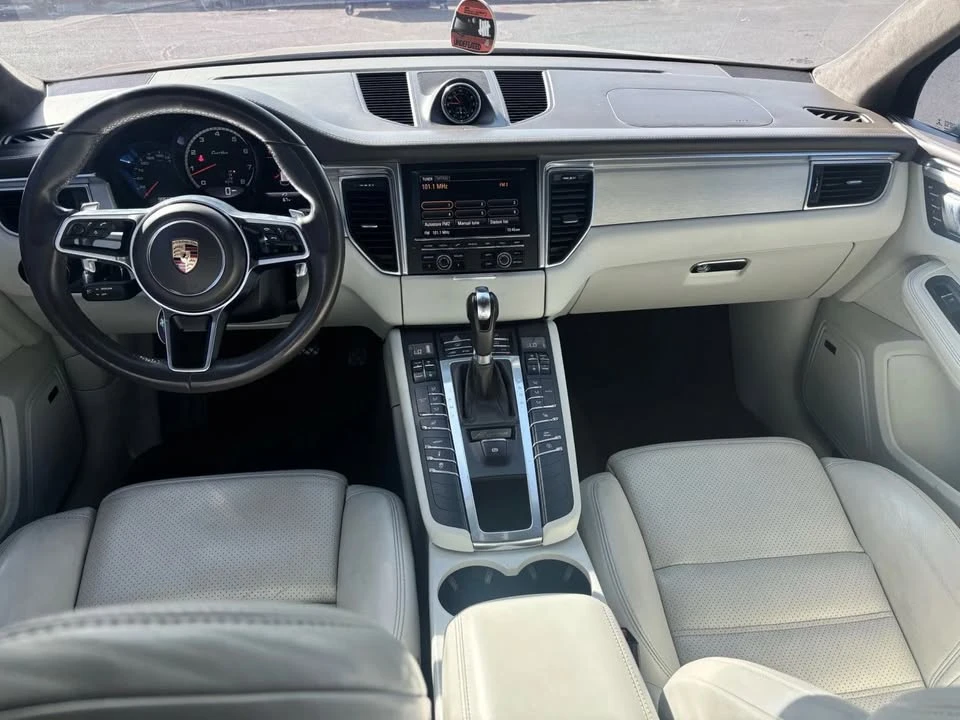 2016 Porsche Macan - Image 4 of 6