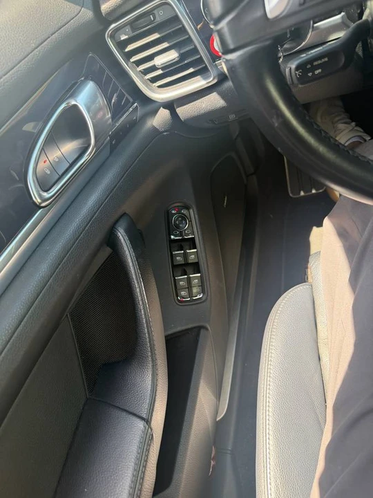 2016 Porsche 970 Panamera - Image 12 of 17