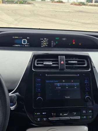 2016 Toyota Prius 4th Gen - Image 17 of 31