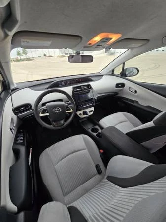 2016 Toyota Prius 4th Gen - Image 13 of 31