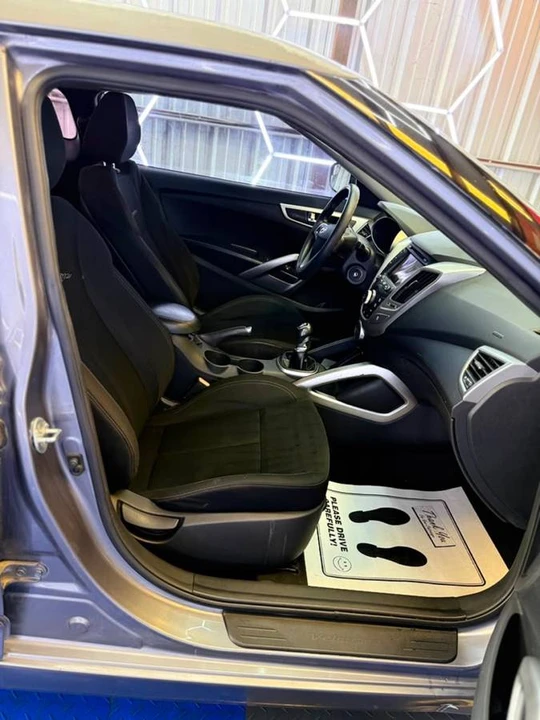 2016 Hyundai Veloster - Image 8 of 13