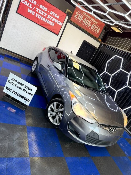 2016 Hyundai Veloster - Image 2 of 13