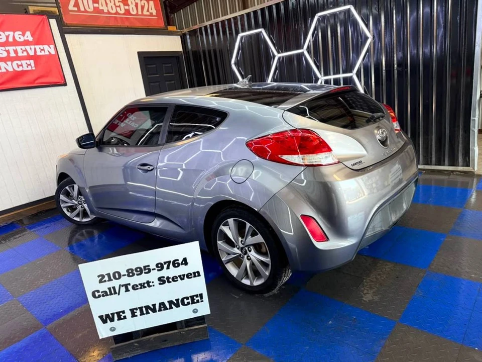 2016 Hyundai Veloster - Image 12 of 13