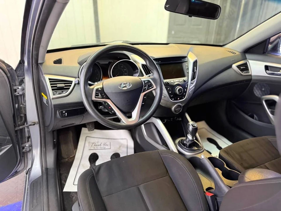 2016 Hyundai Veloster - Image 11 of 13