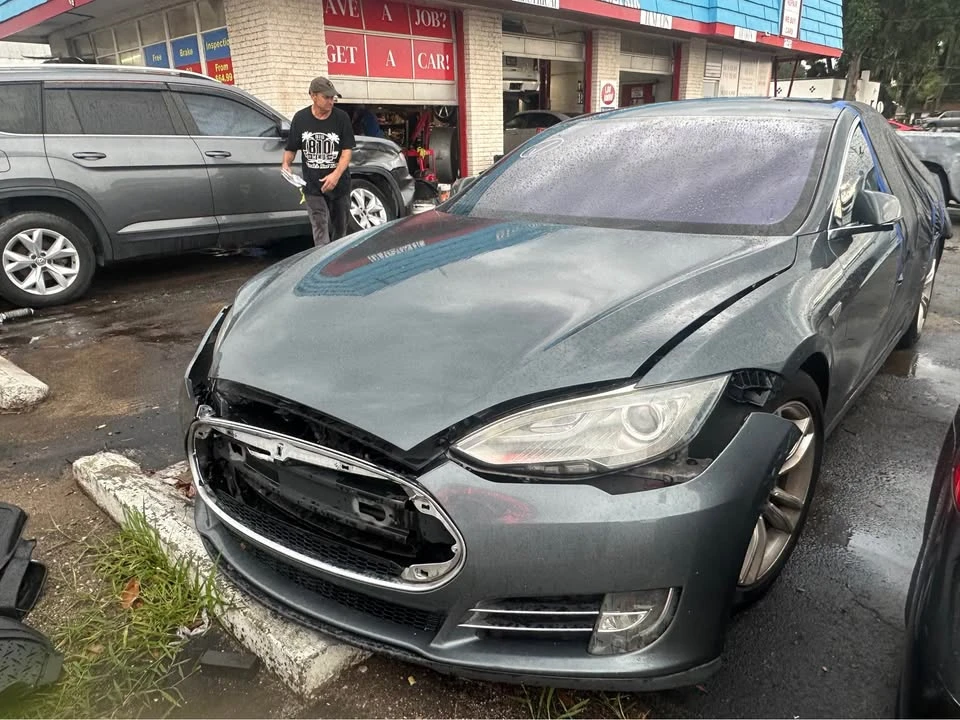 2017 Tesla Model S - Image 3 of 6