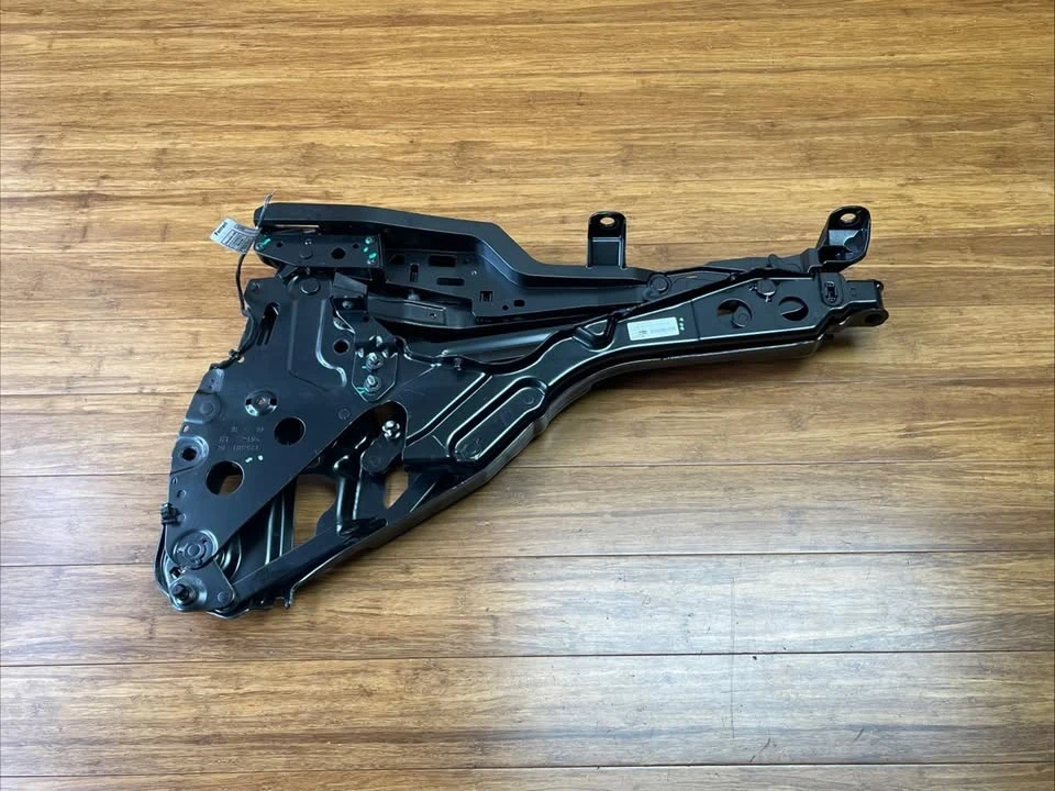 2017 Parts & Memorabilia Bodywork - Image 7 of 10