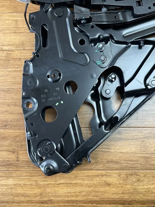 2017 Parts & Memorabilia Bodywork - Image 3 of 10