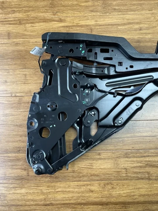 2017 Parts & Memorabilia Bodywork - Image 8 of 10