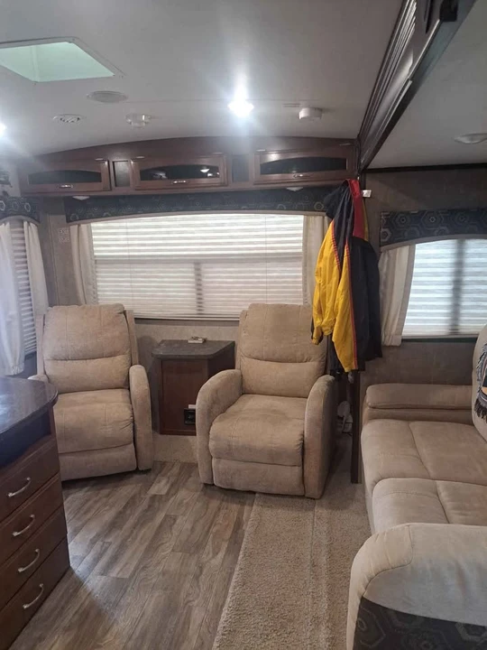 2017 Jayco - Image 7 of 10