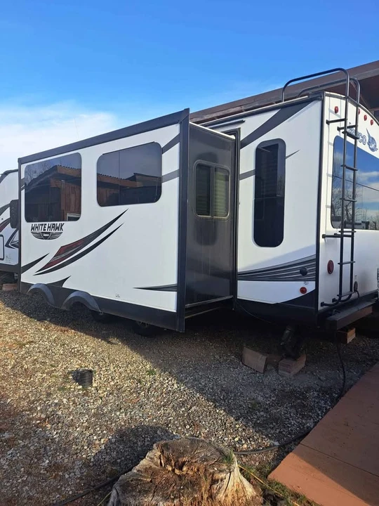 2017 Jayco - Image 4 of 10