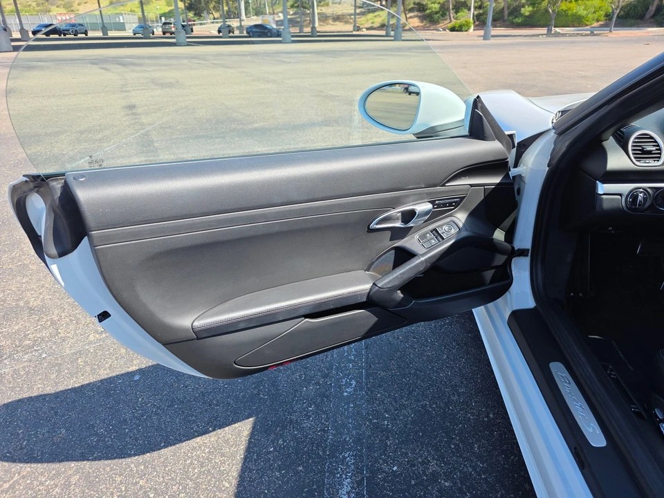 2017 Porsche 718 Boxster - Image 5 of 31