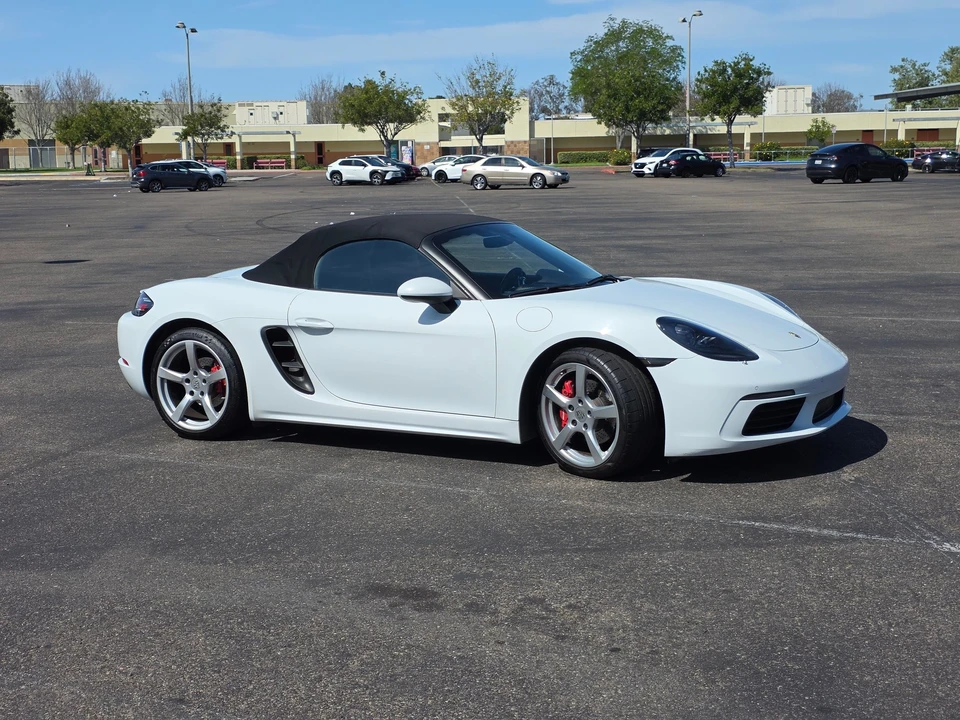 2017 Porsche 718 Boxster - Image 13 of 31