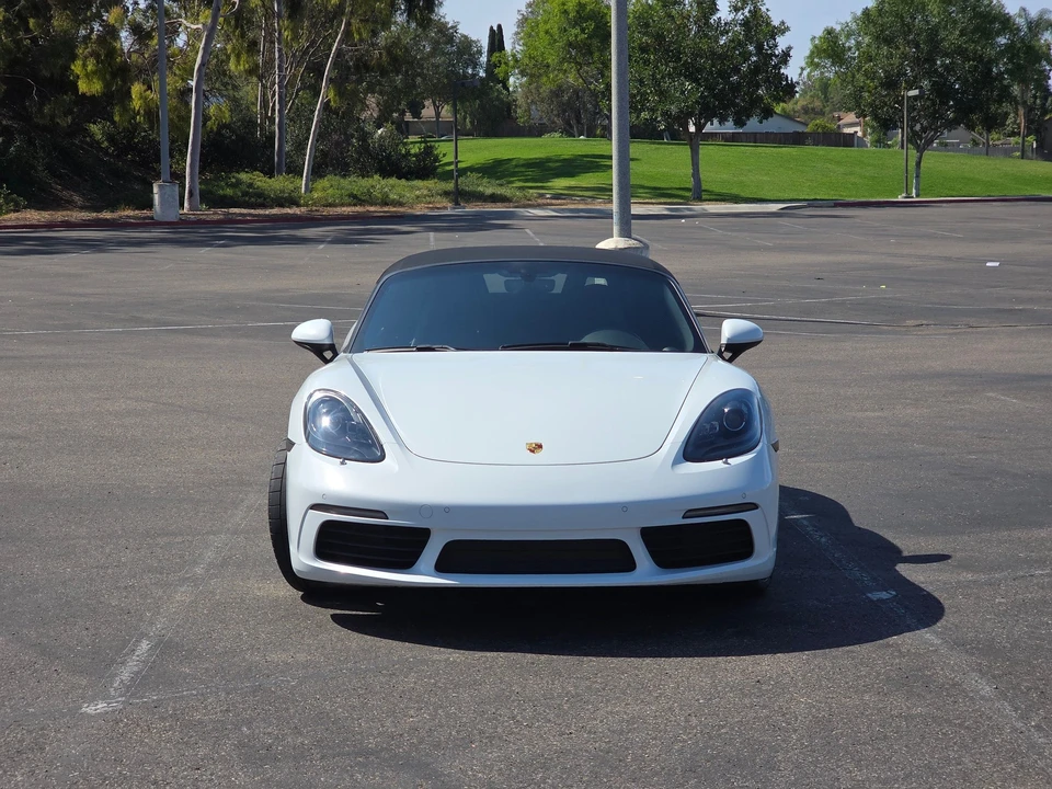 2017 Porsche 718 Boxster - Image 14 of 31