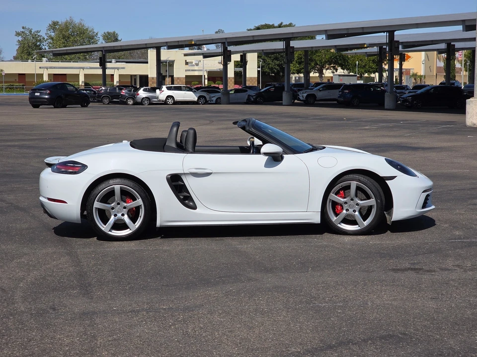 2017 Porsche 718 Boxster - Image 26 of 31