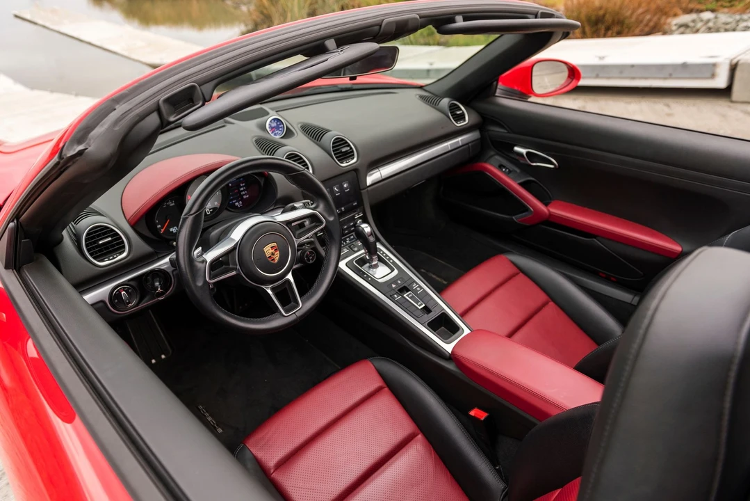 2017 Porsche 718 Boxster S - Image 6 of 7